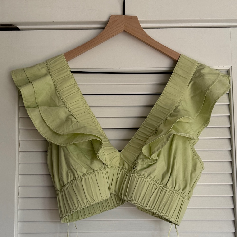 Abercrombie lime ruffle crop top